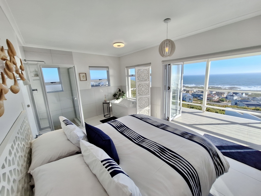 5 Bedroom Property for Sale in Yzerfontein Western Cape